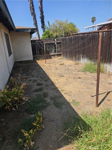 5901 Paramount Drive, Jurupa Valley, CA 92509