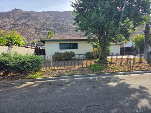 5901 Paramount Drive, Jurupa Valley, CA 92509