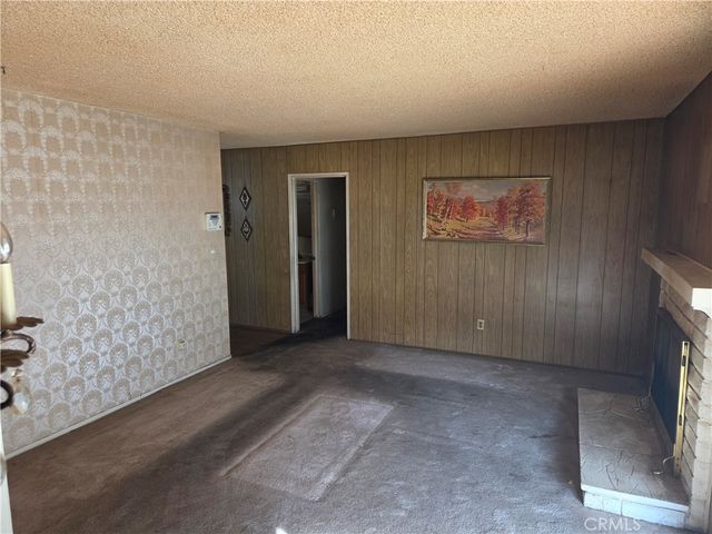 5901 Paramount Drive, Jurupa Valley, CA 92509