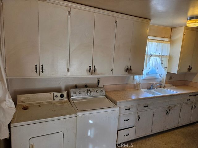 5901 Paramount Drive, Jurupa Valley, CA 92509