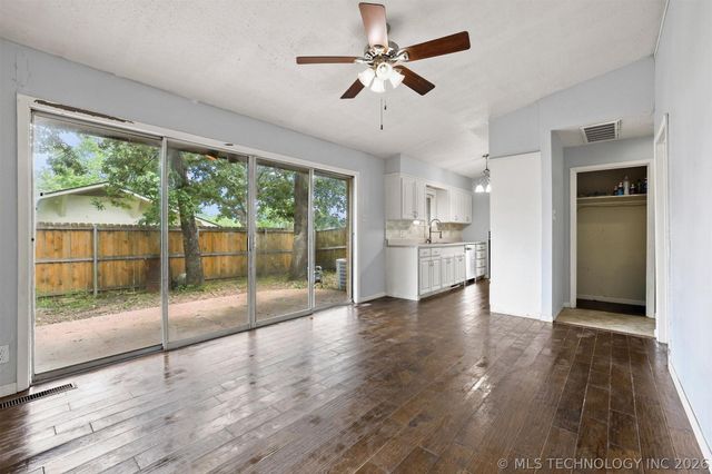 1010 Waco Street, Durant, OK 74701