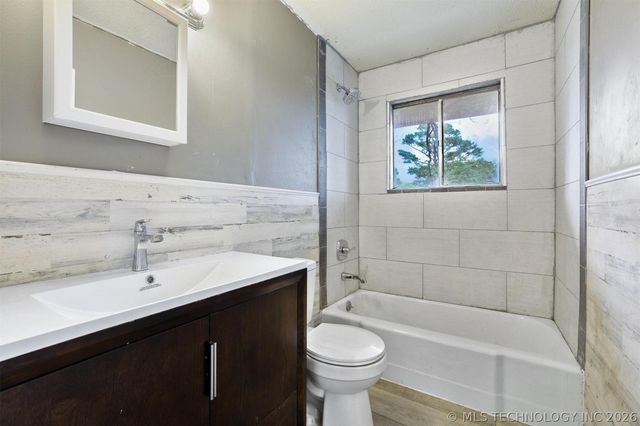 1010 Waco Street, Durant, OK 74701