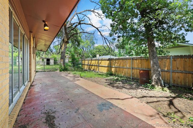 1010 Waco Street, Durant, OK 74701