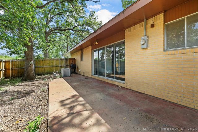 1010 Waco Street, Durant, OK 74701