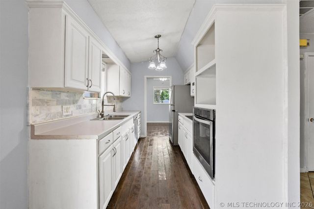 1010 Waco Street, Durant, OK 74701