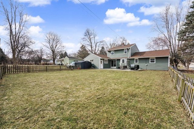 330 Kossow ROAD, Waukesha, WI 53186