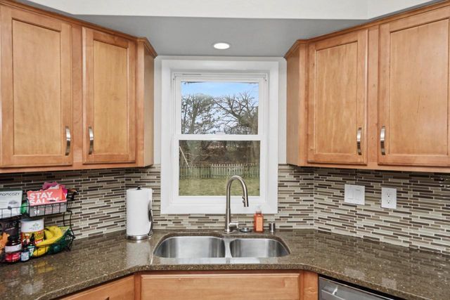 330 Kossow ROAD, Waukesha, WI 53186