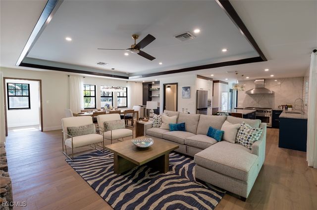 1325 Canterbury DR, Fort Myers, FL 33901