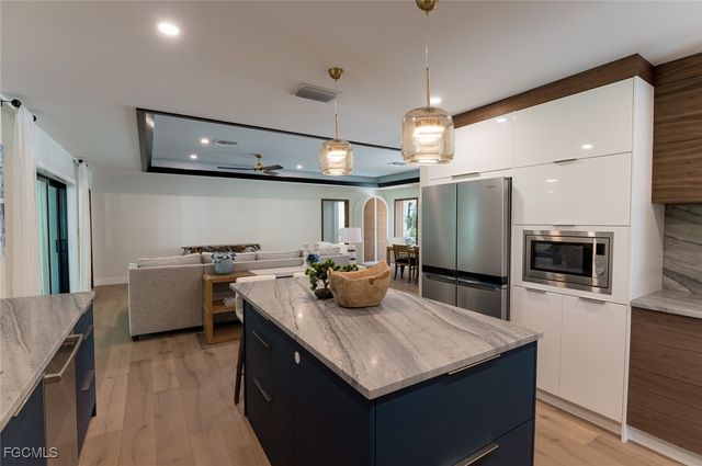 1325 Canterbury DR, Fort Myers, FL 33901