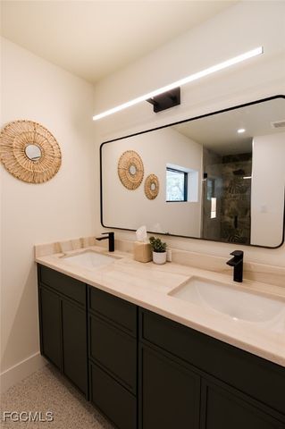 1325 Canterbury DR, Fort Myers, FL 33901