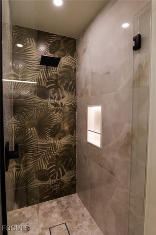 1325 Canterbury DR, Fort Myers, FL 33901