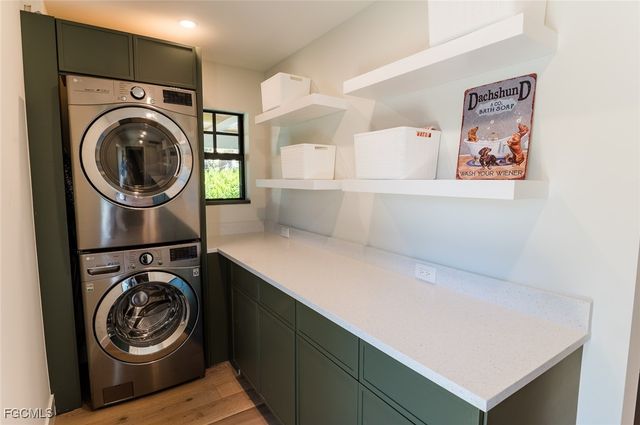 1325 Canterbury DR, Fort Myers, FL 33901