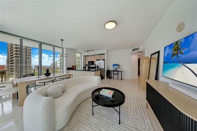 1111 SW 1st Ave 2719-N, Miami, FL 33130