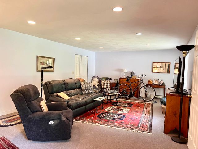 136 Morningside Commons, Brattleboro, VT 05301