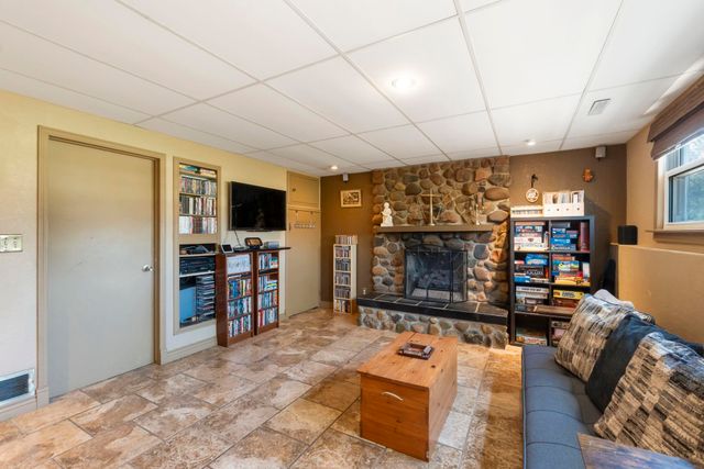 4224 Cherrywood Drive, Cedar Falls, IA 50613