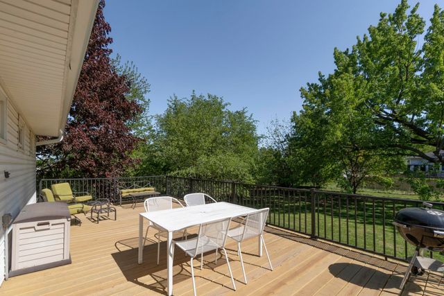 4224 Cherrywood Drive, Cedar Falls, IA 50613