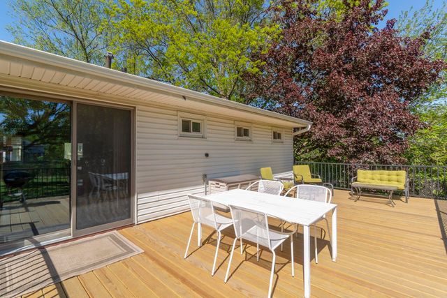4224 Cherrywood Drive, Cedar Falls, IA 50613