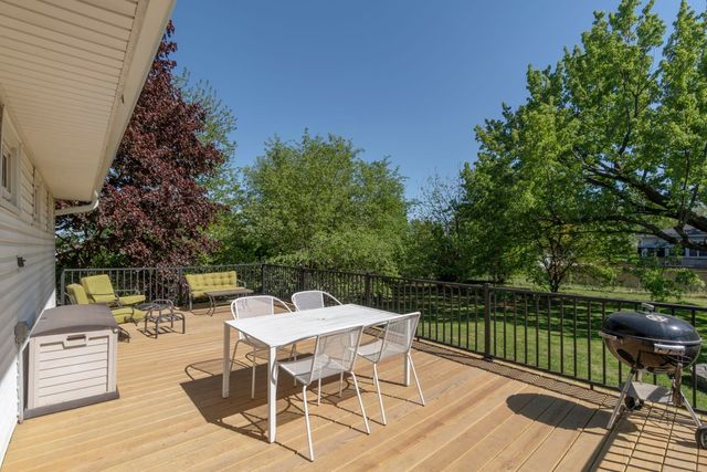 4224 Cherrywood Drive, Cedar Falls, IA 50613