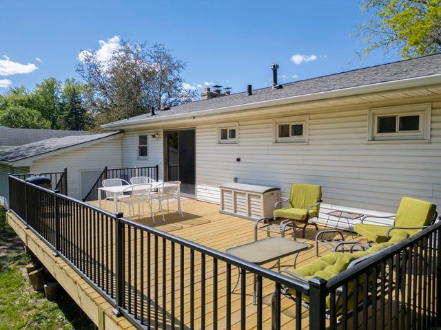 4224 Cherrywood Drive, Cedar Falls, IA 50613