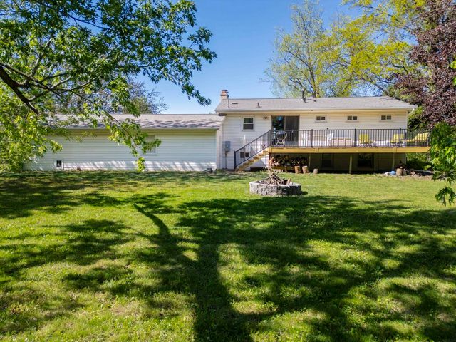 4224 Cherrywood Drive, Cedar Falls, IA 50613