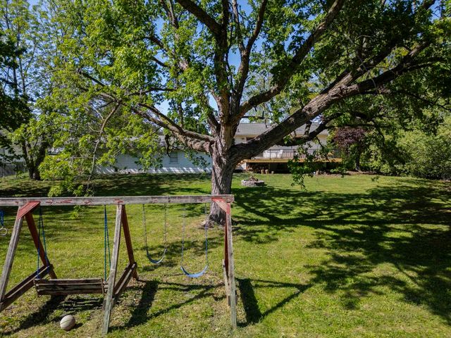 4224 Cherrywood Drive, Cedar Falls, IA 50613