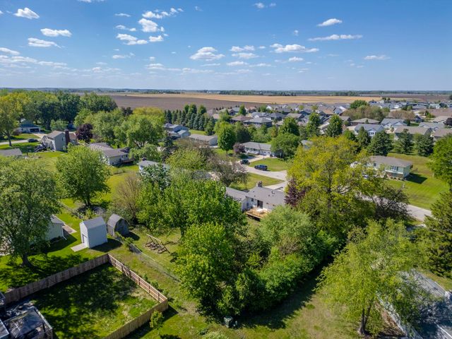 4224 Cherrywood Drive, Cedar Falls, IA 50613