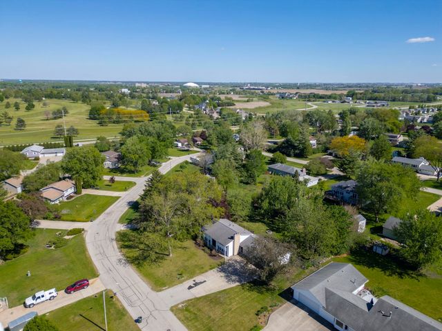 4224 Cherrywood Drive, Cedar Falls, IA 50613