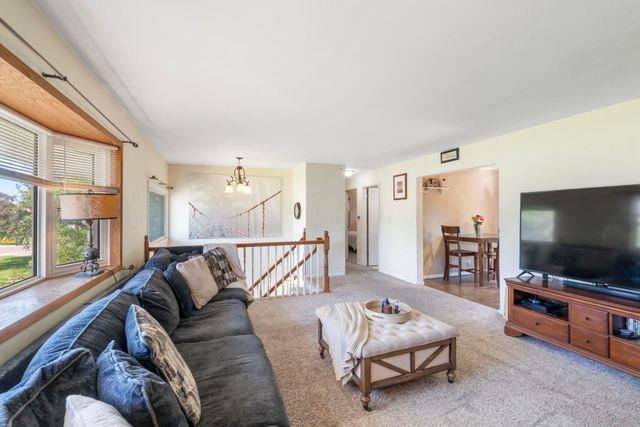 4224 Cherrywood Drive, Cedar Falls, IA 50613