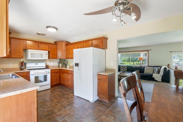 4224 Cherrywood Drive, Cedar Falls, IA 50613