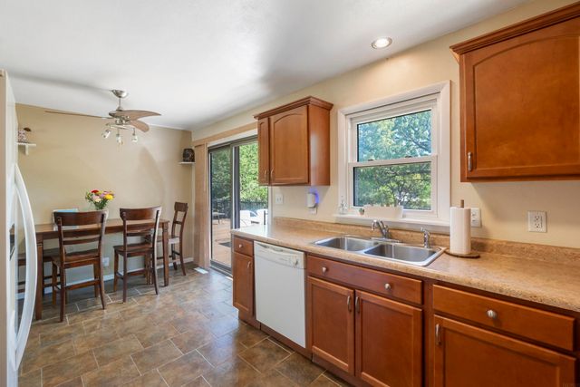 4224 Cherrywood Drive, Cedar Falls, IA 50613