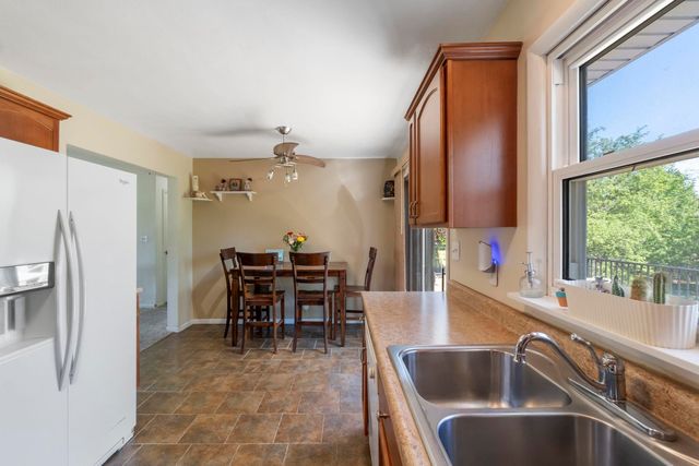 4224 Cherrywood Drive, Cedar Falls, IA 50613