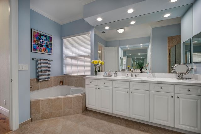 8980 Lakeview Place, Parkland, FL 33076