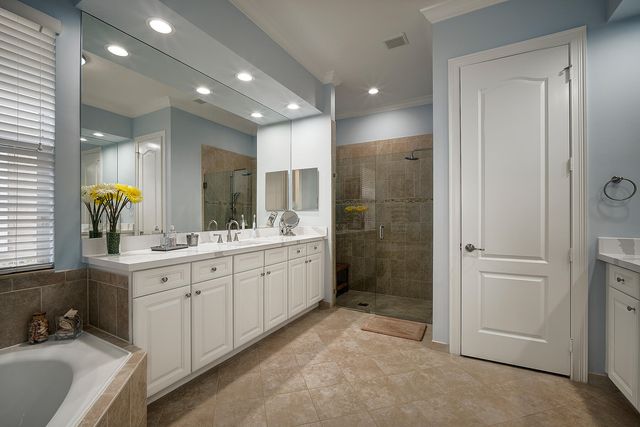 8980 Lakeview Place, Parkland, FL 33076