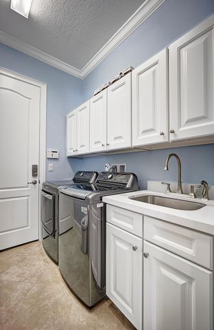 8980 Lakeview Place, Parkland, FL 33076