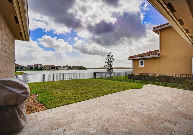 8980 Lakeview Place, Parkland, FL 33076