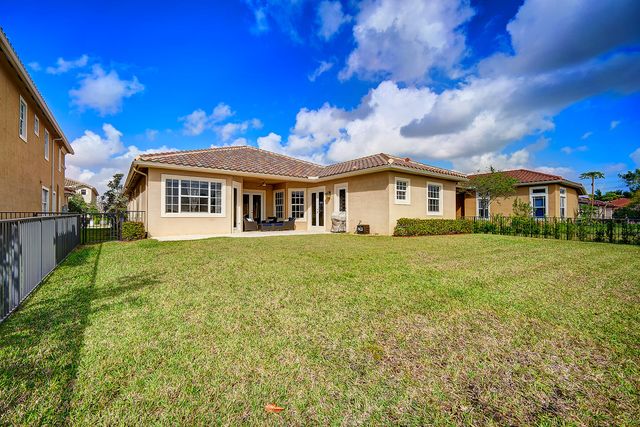 8980 Lakeview Place, Parkland, FL 33076