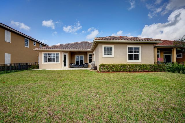 8980 Lakeview Place, Parkland, FL 33076