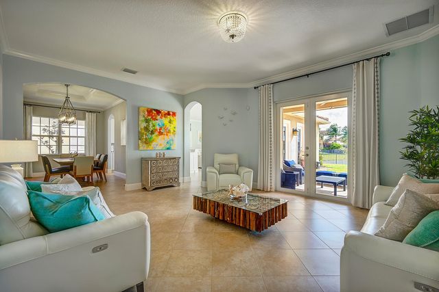 8980 Lakeview Place, Parkland, FL 33076