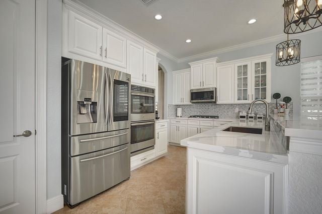 8980 Lakeview Place, Parkland, FL 33076