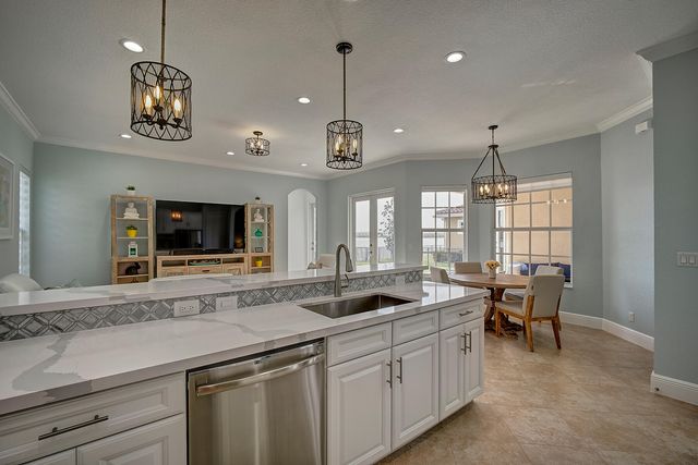 8980 Lakeview Place, Parkland, FL 33076