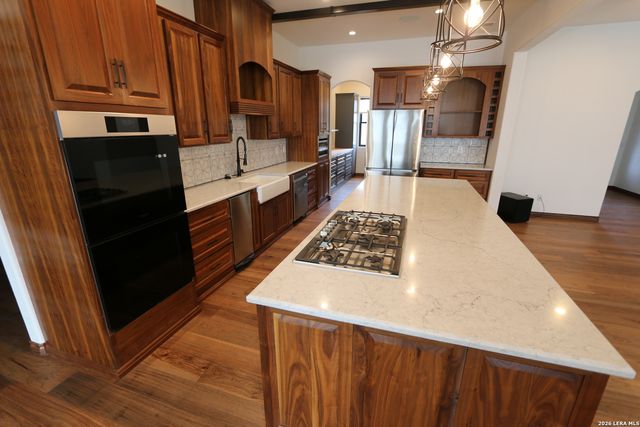 120 Western Way, Adkins, TX 78101