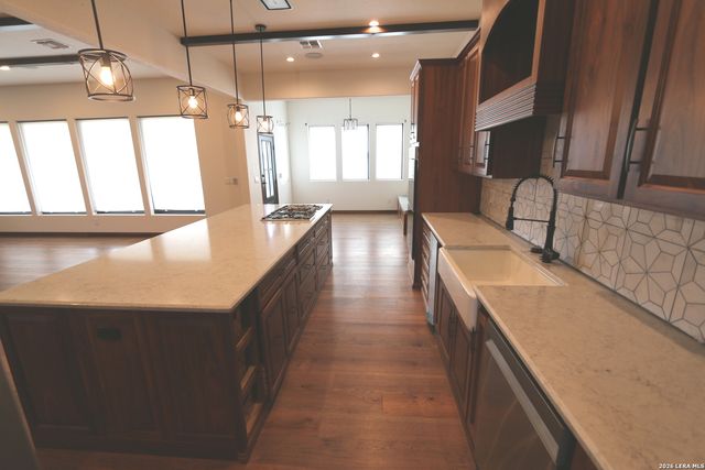120 Western Way, Adkins, TX 78101