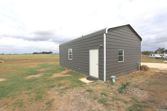 120 Western Way, Adkins, TX 78101