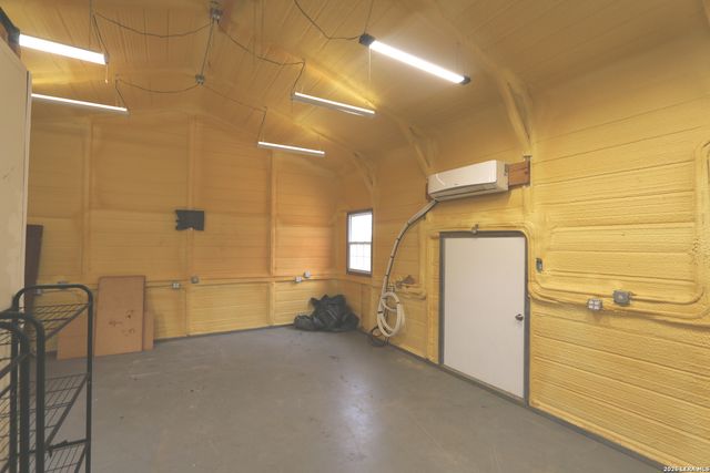 120 Western Way, Adkins, TX 78101