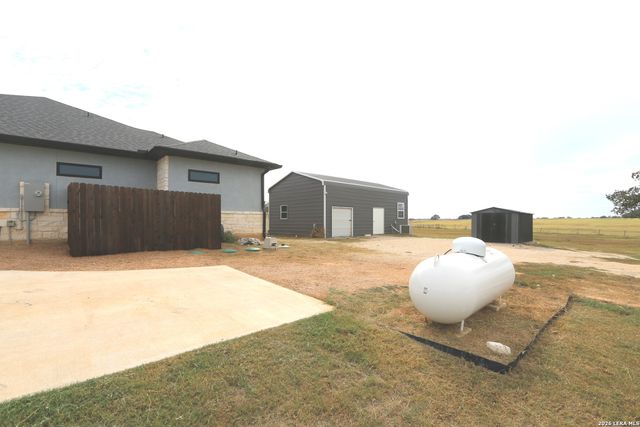 120 Western Way, Adkins, TX 78101