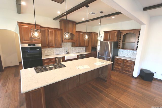 120 Western Way, Adkins, TX 78101