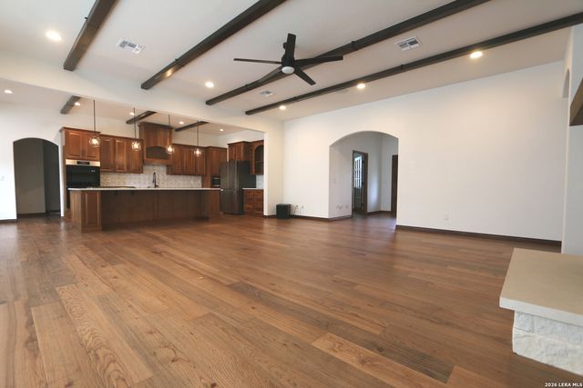 120 Western Way, Adkins, TX 78101