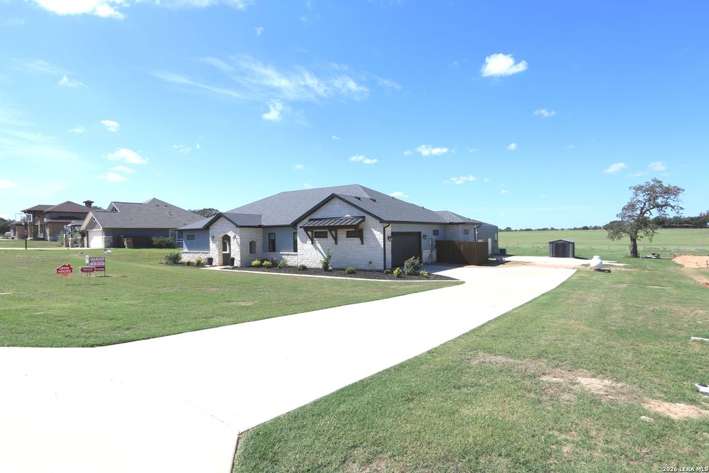 120 Western Way, Adkins, TX 78101
