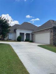 36138 Bluff Meadows Dr, Prairieville, LA 70769