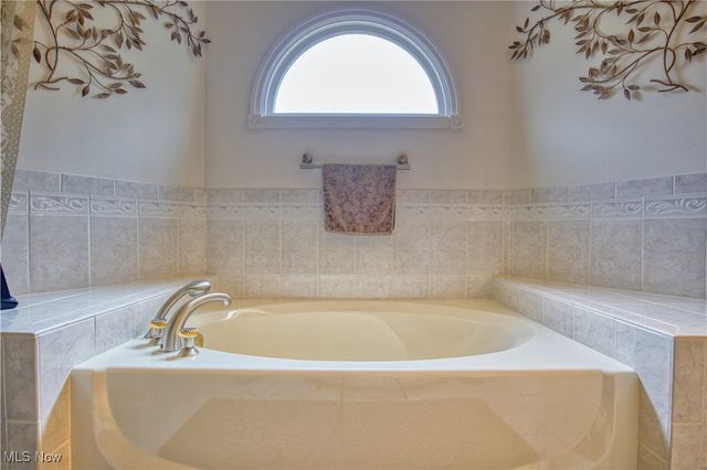 7017 Kirk Road, Canfield, OH 44406